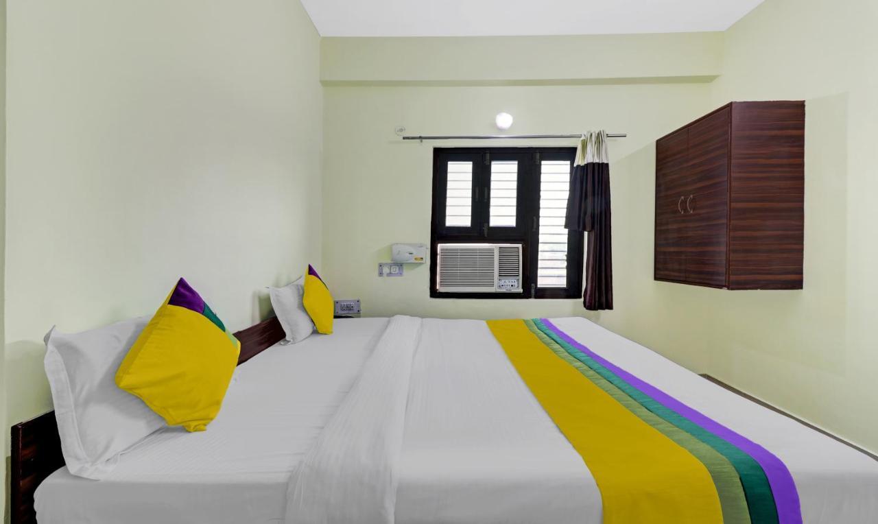 Hotel Pragati Palace Mathura Extérieur photo