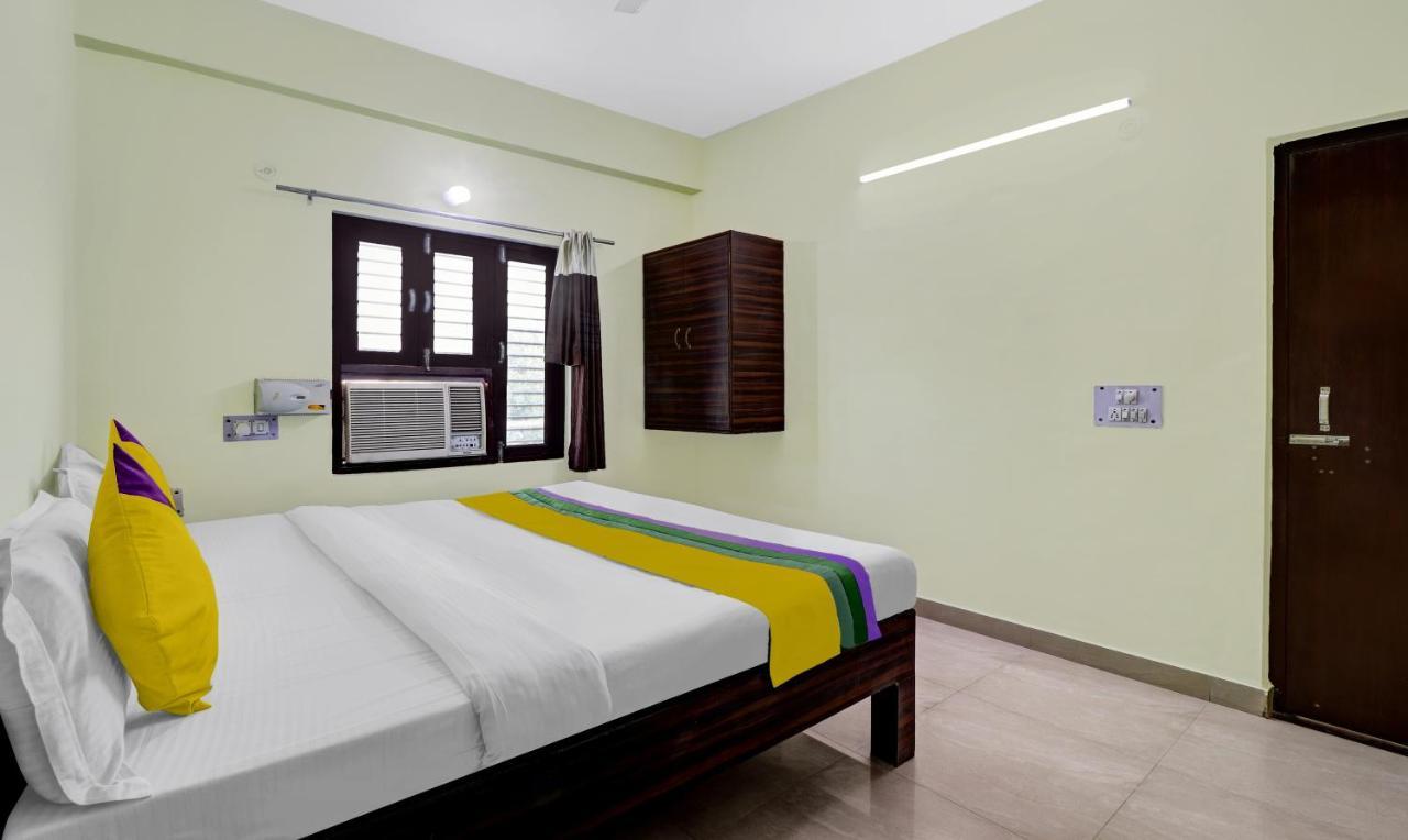 Hotel Pragati Palace Mathura Extérieur photo