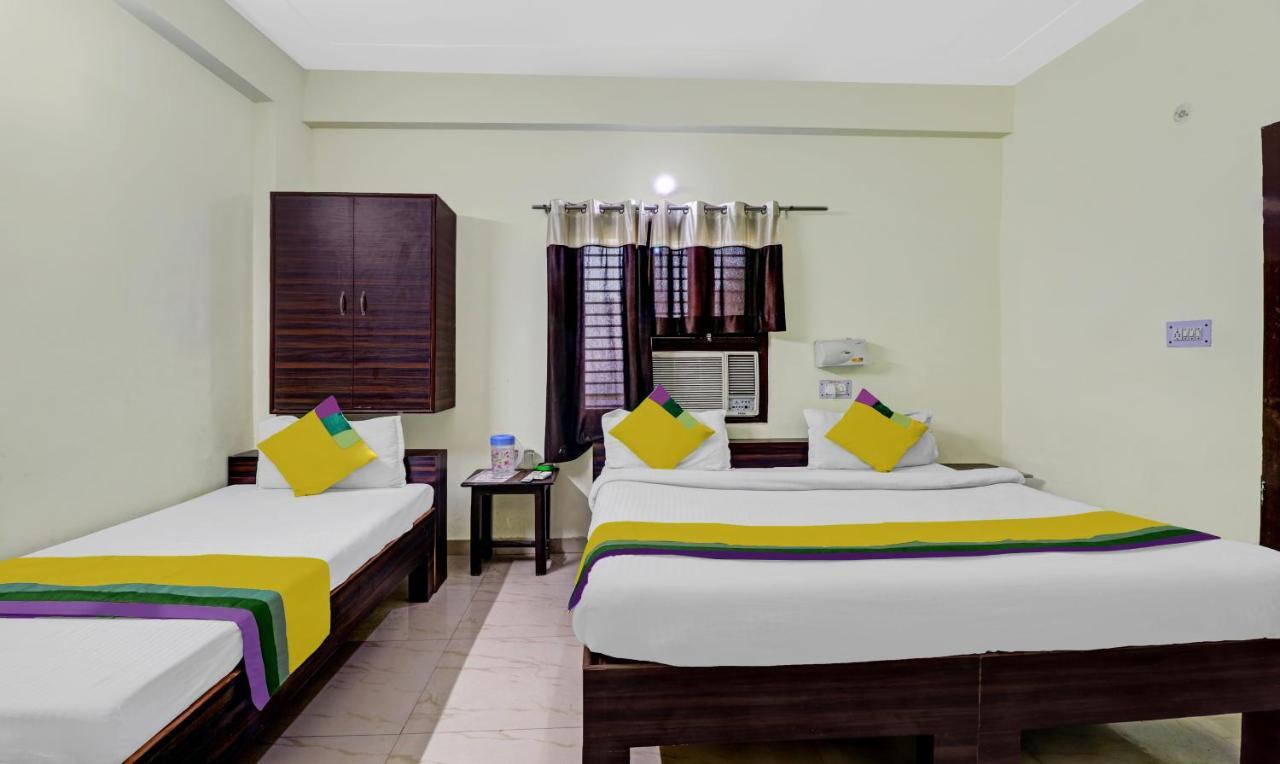 Hotel Pragati Palace Mathura Extérieur photo