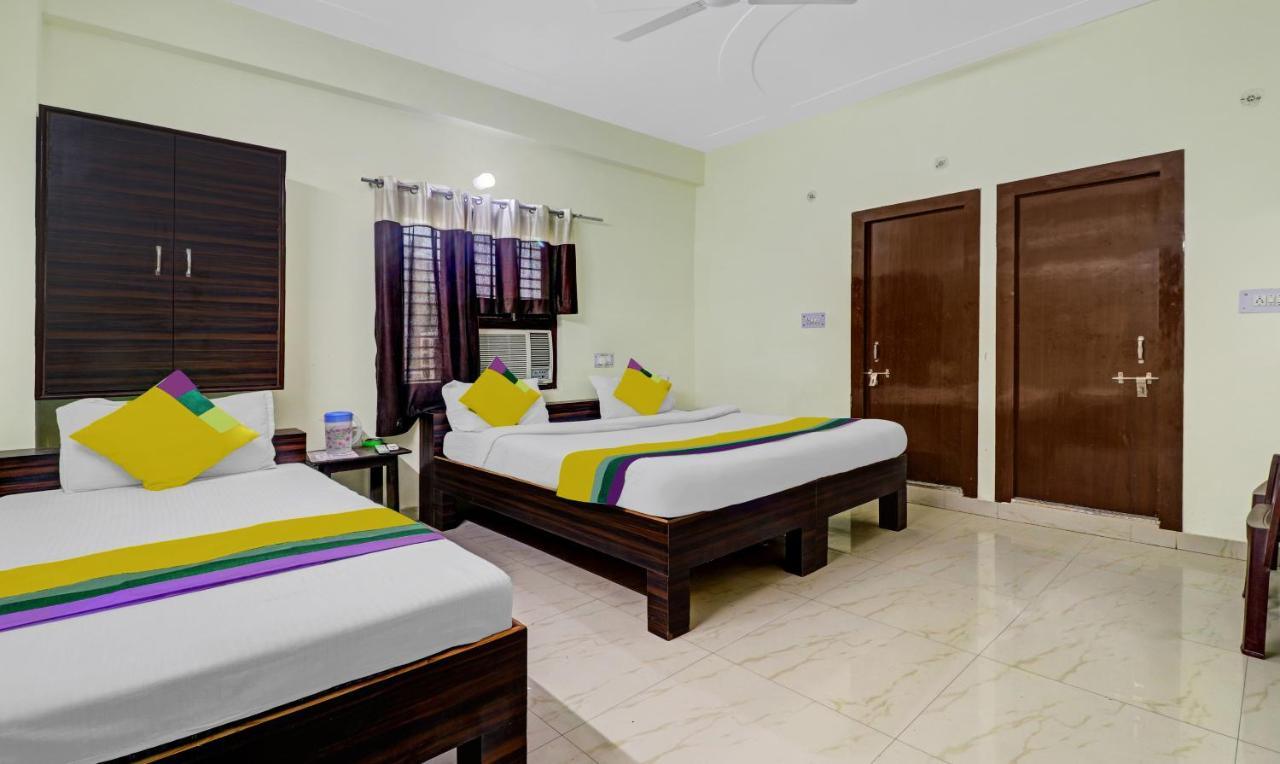 Hotel Pragati Palace Mathura Extérieur photo