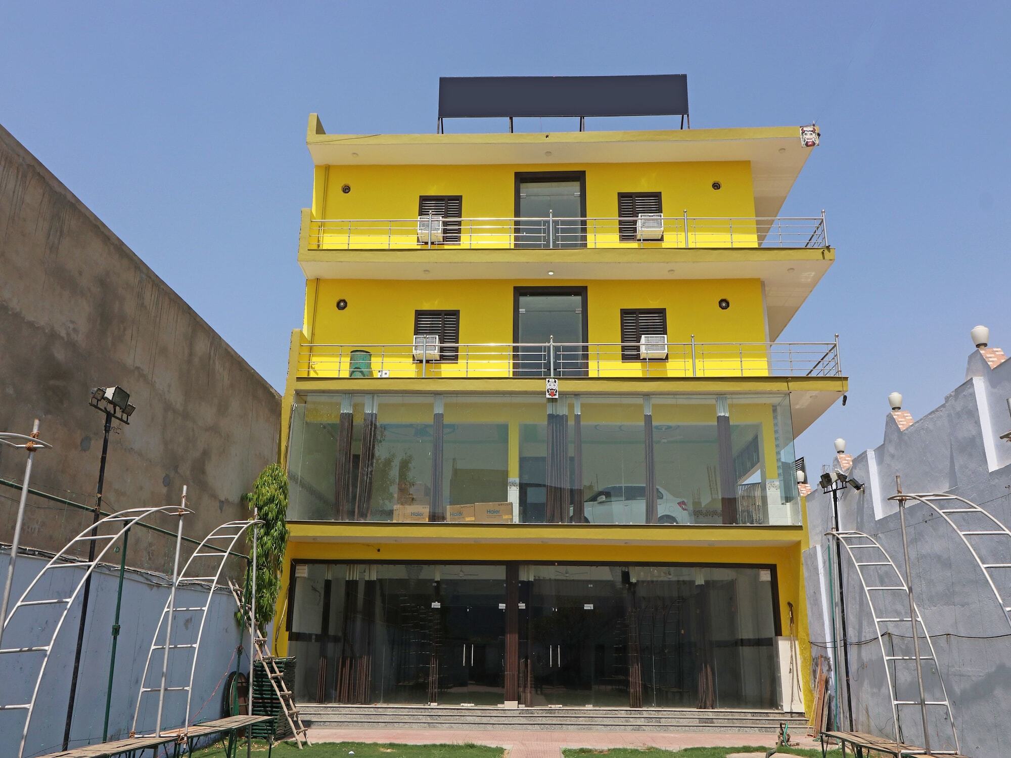 Hotel Pragati Palace Mathura Extérieur photo