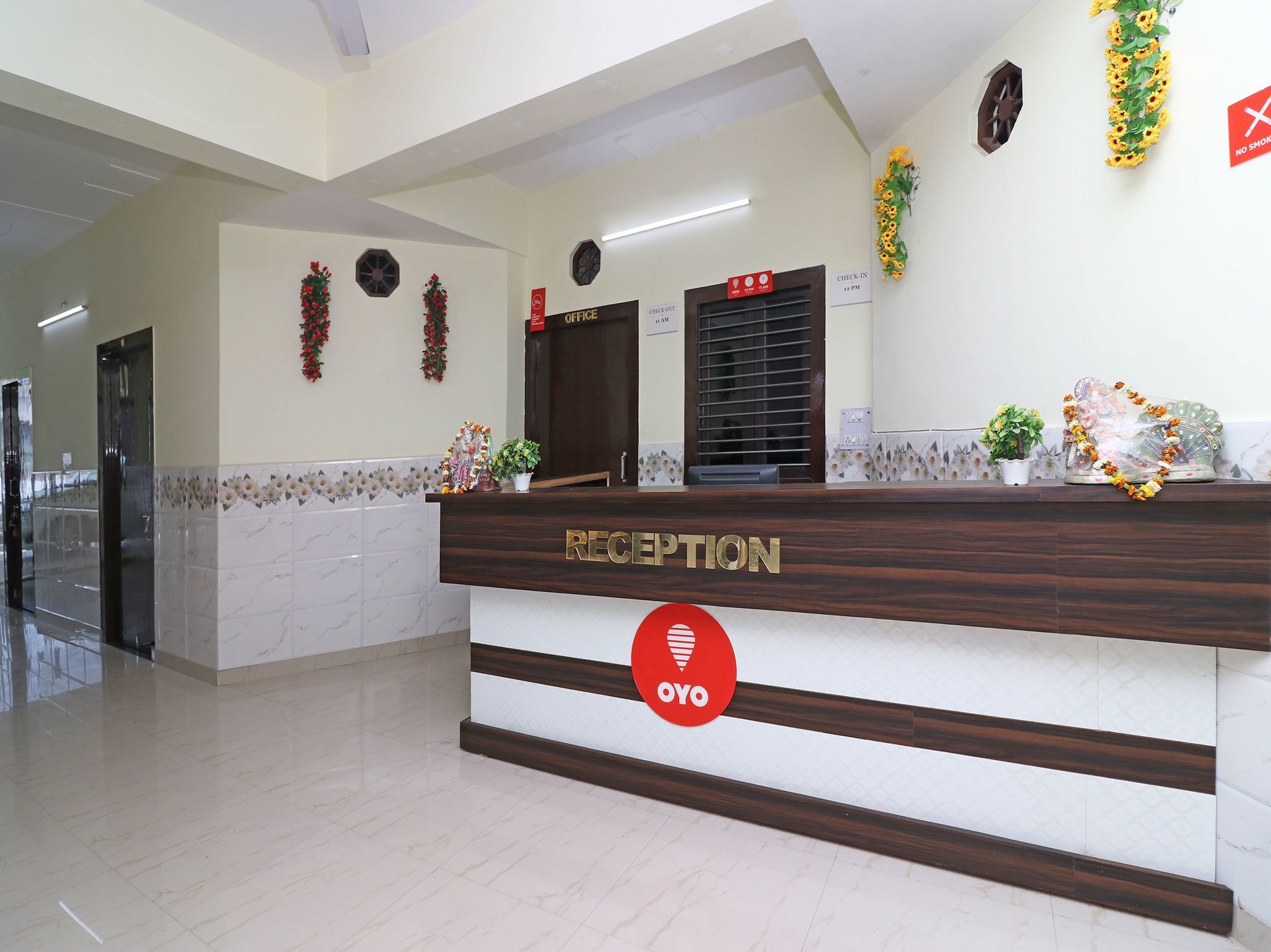Hotel Pragati Palace Mathura Extérieur photo
