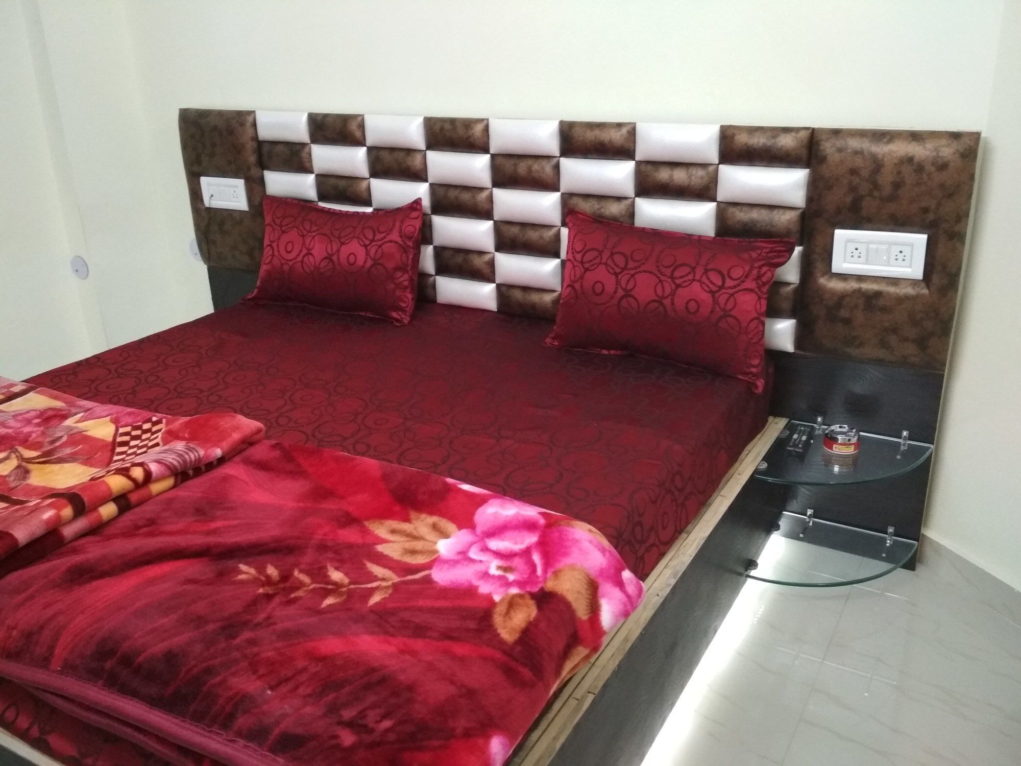 Hotel Pragati Palace Mathura Extérieur photo