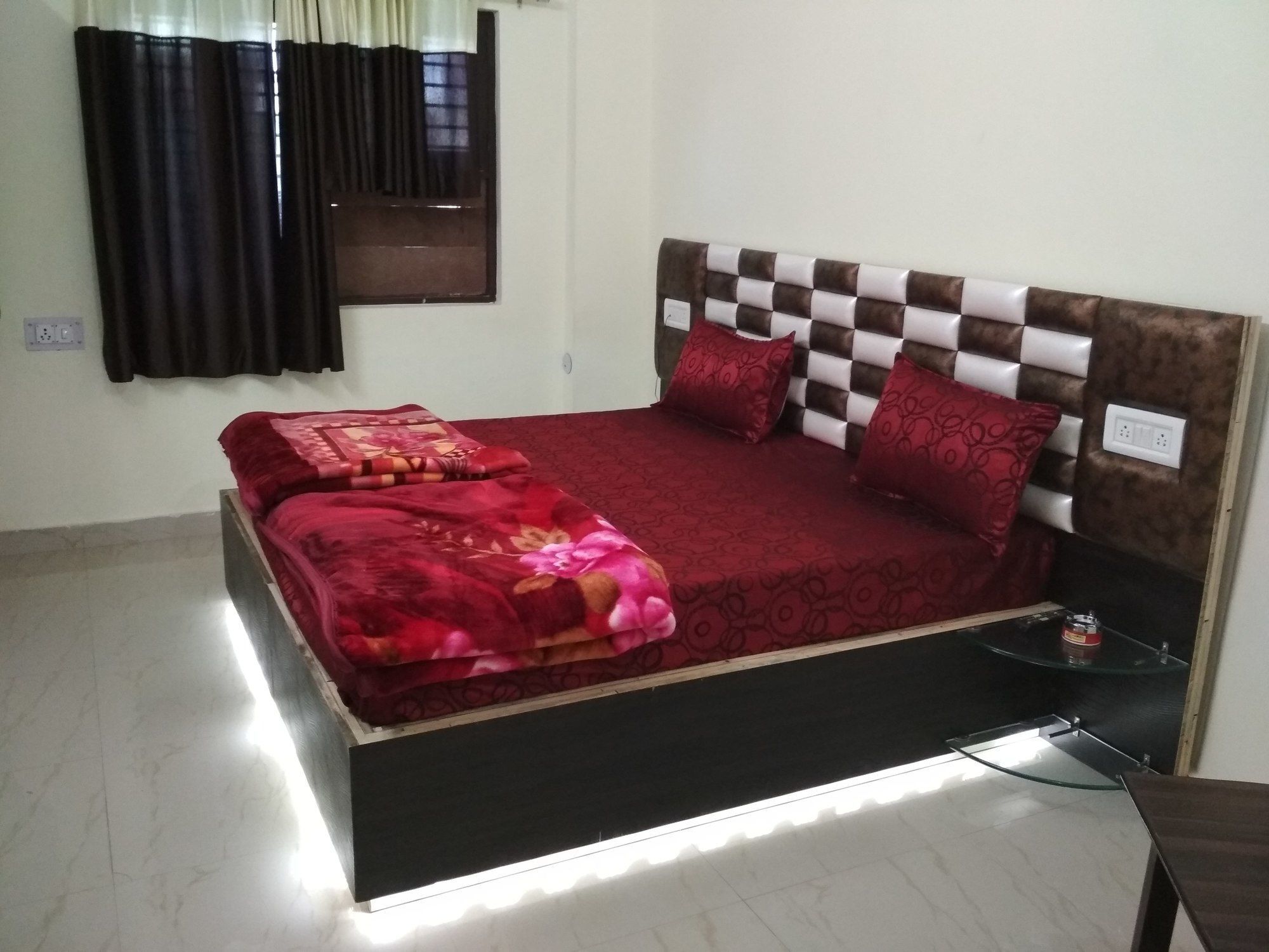 Hotel Pragati Palace Mathura Extérieur photo